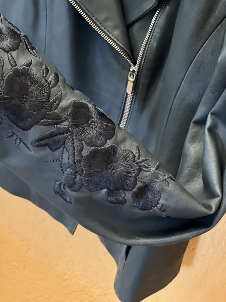 Massimo Dutti Vestes: Leather perfecto - size M - Massimo Dutti – D'occasion à Ollon VD par mon_22by 3