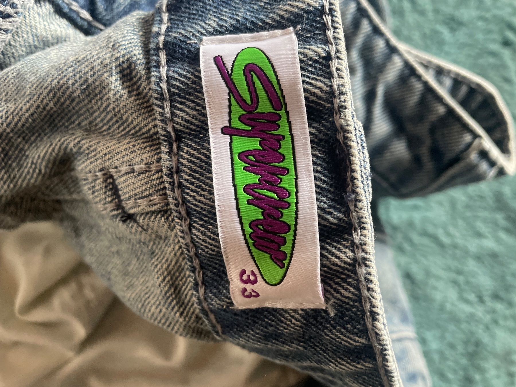 Jeans: Jeans supercrew taille 33 – Gebraucht aus Monts-de-Corsier von mol_tf27 2
