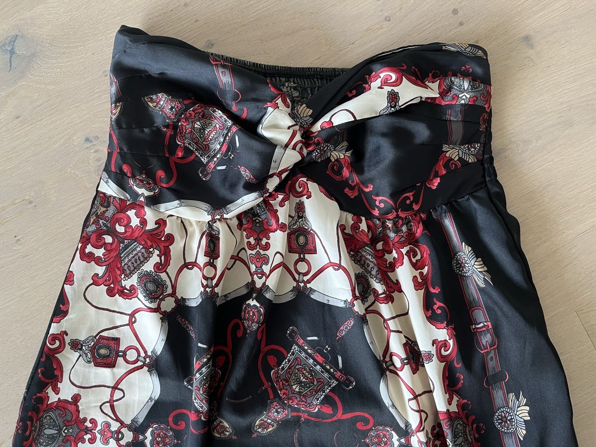 Vestiti: Elegantes Sommer oder Strandkleid, schulterfrei✨ – Usato da Pfäffikon SZ venduto da humming-bird