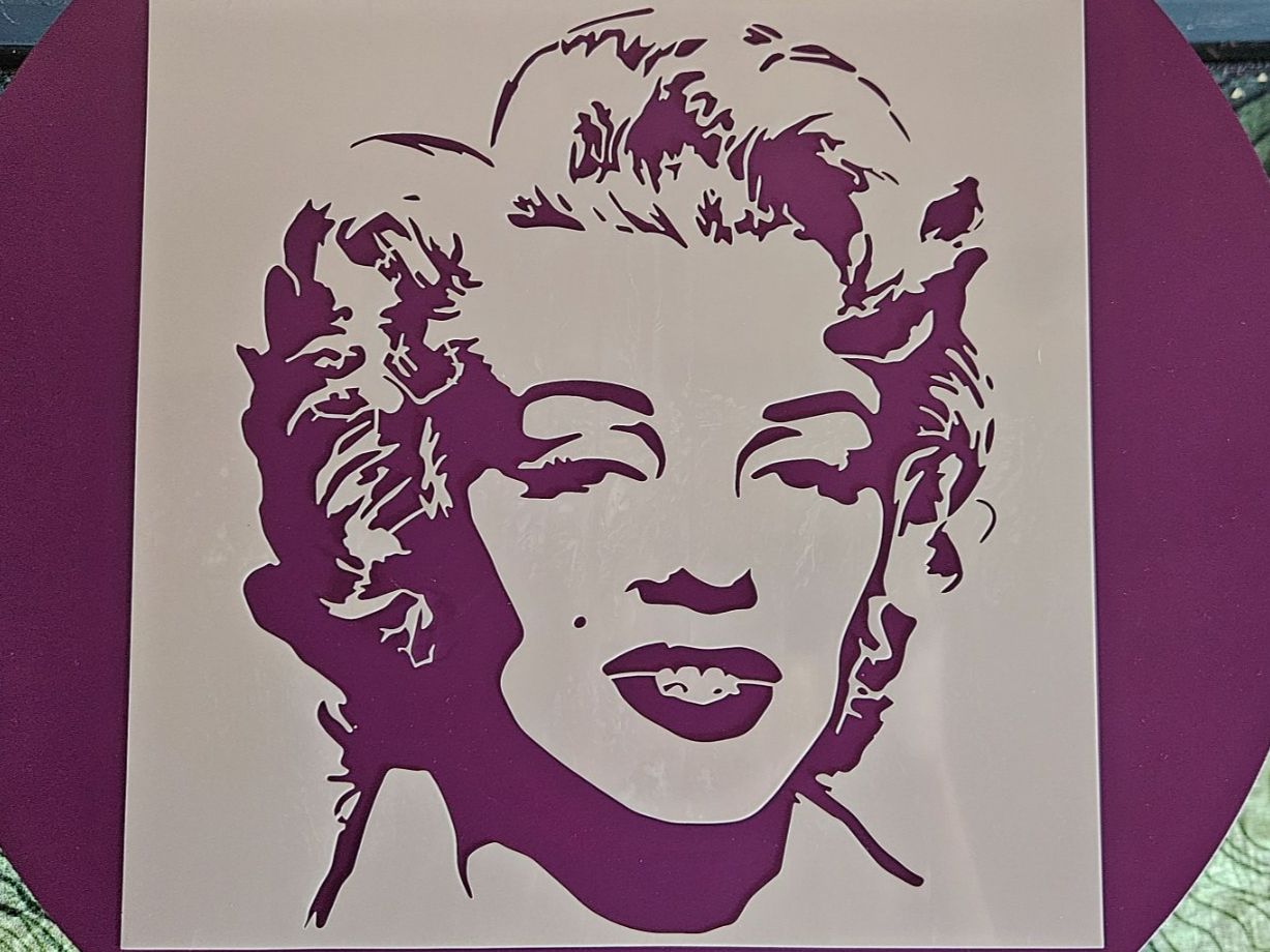 Sciablone: Marilyn Monroe Schablone 🎨 – Usato da Basel venduto da True_Hofer_Store 1