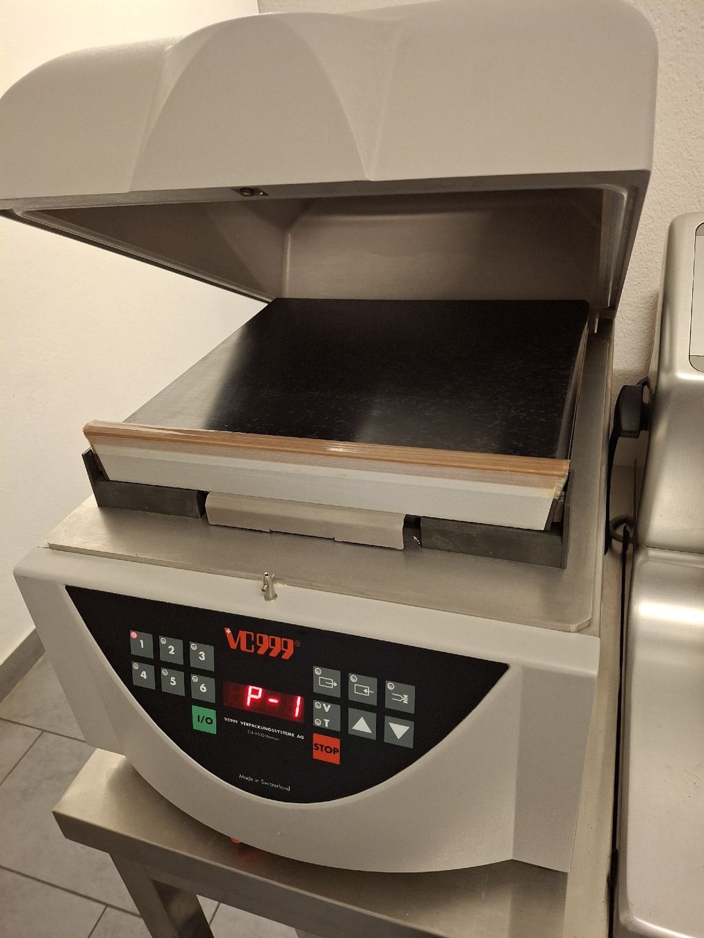 Elettrodomestici da cucina: Vacuum Maschine – Usato da Bern venduto da Sahlenweidli 2