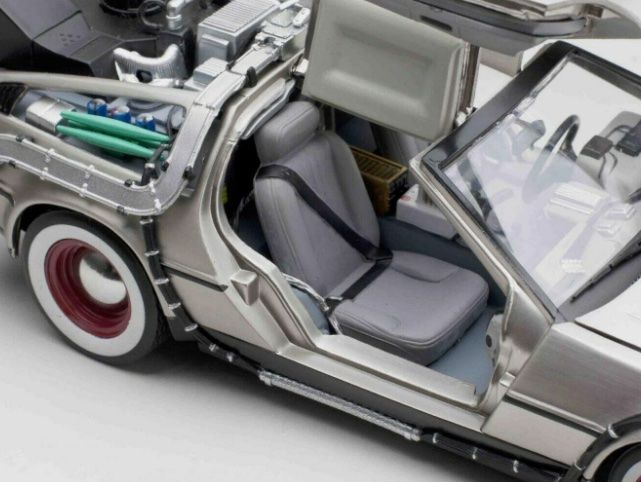Delorean Modellini d'auto: DeLorean Time Machine 1:18 Sun Star – Usato da Luzern venduto da aa43modelcars-Luzern 4