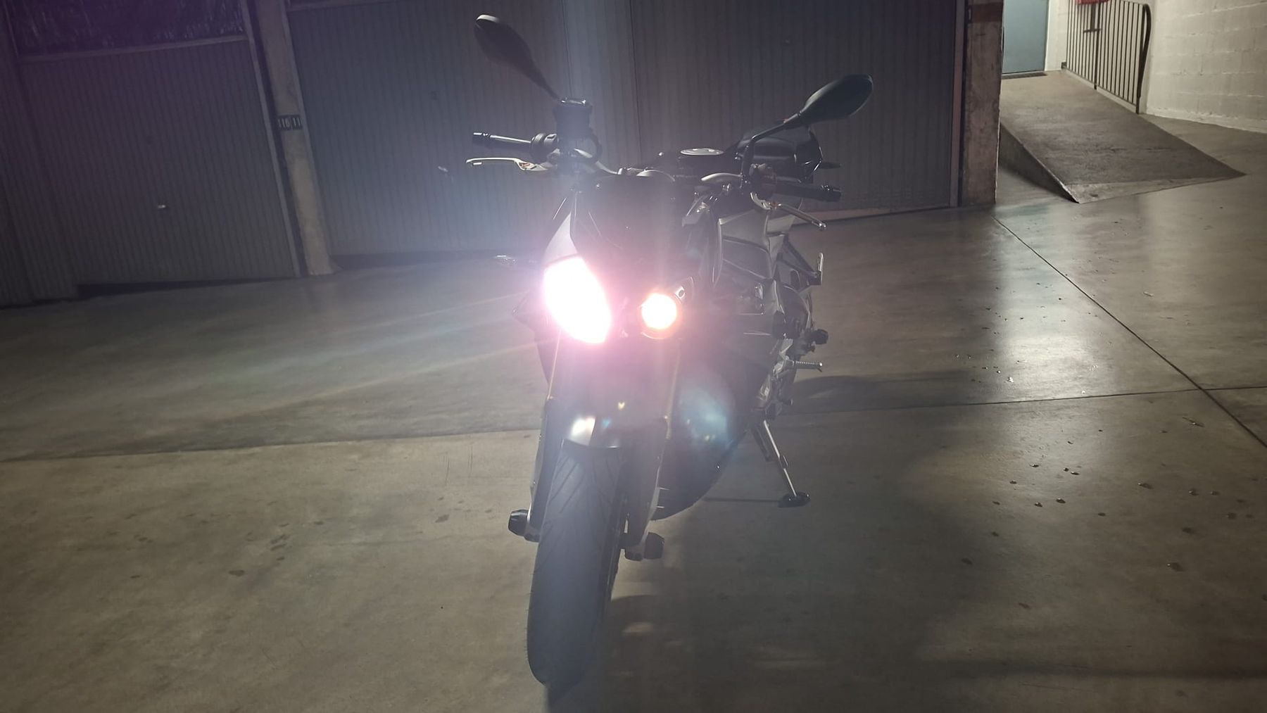 Strada: BMW S1000R 2015 – Usato da Cointrin venduto da XaviSilva 3