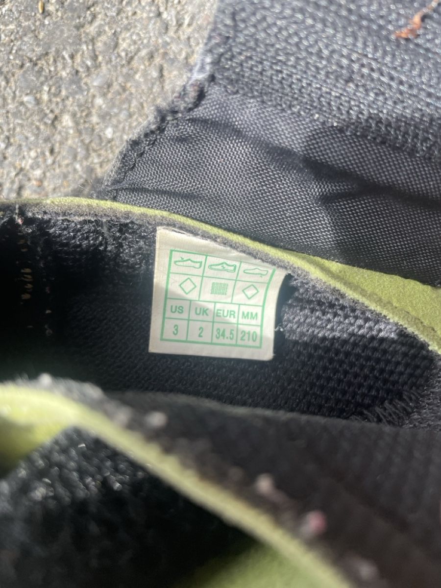 Scarpe per ragazzi: Evolv Kinderkletterschuhe – Usato da Meiringen venduto da Maersk 3