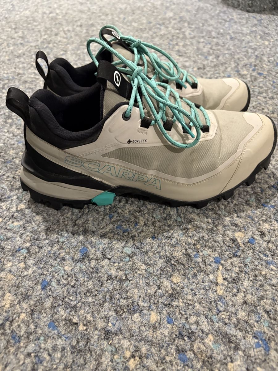 Scarpa Scarpe da donna: Scarpa Trekkingschuhe Goretex Gr. 40 – Usato da Hittnau venduto da danielabu