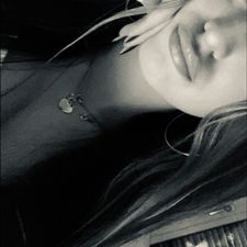 Profile image of fee_9k5w