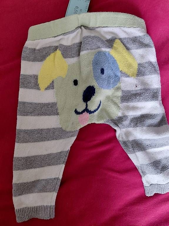 Lotti & Set di vestiti: 3 Paar Hosen, 3 Strampler gr. 50/56 – Usato da Ostermundigen venduto da deb1deb1 1
