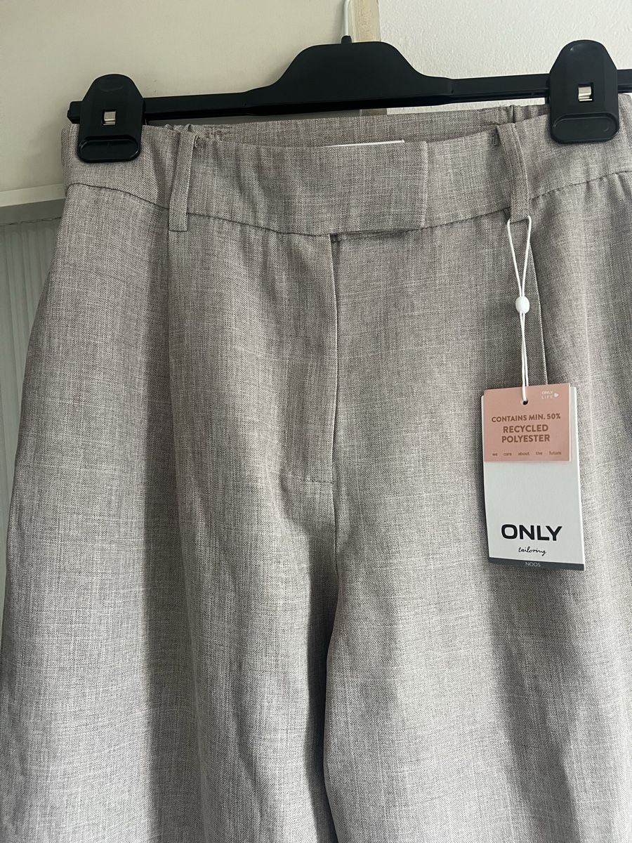 Only Pantaloni: Only Stoffhose Grösse S – Nuovo e nell'imballaggio originale da Kirchberg BE venduto da lea_kb6y 1