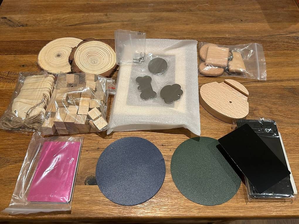 Bastelsets: Lasergravur + Holz Material Bundle – Gebraucht aus Gümligen von ESCreativwork