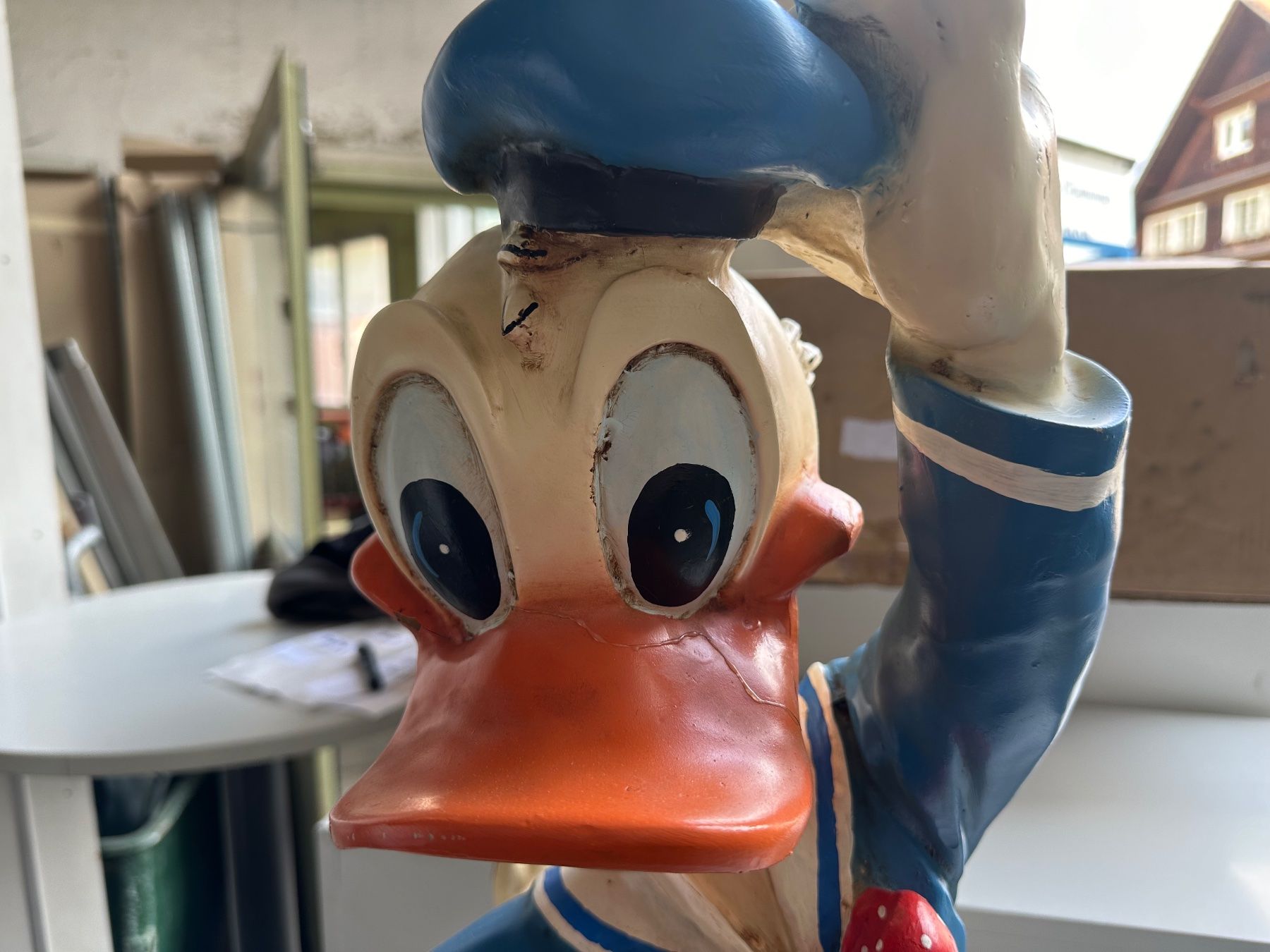 Disney Statuette: coole Disneyfigur Donald Duck 61cm – Usato da Necker venduto da liq24 2