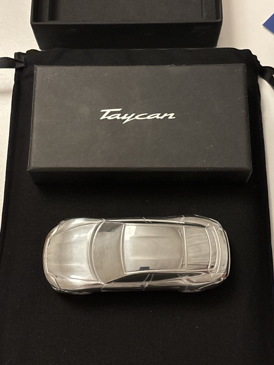 Porsche Modellini d'auto: Porsche Taycan Modellauto Limited Edition  – Nuovo e nell'imballaggio originale da Zollikon venduto da han_rvt8 1