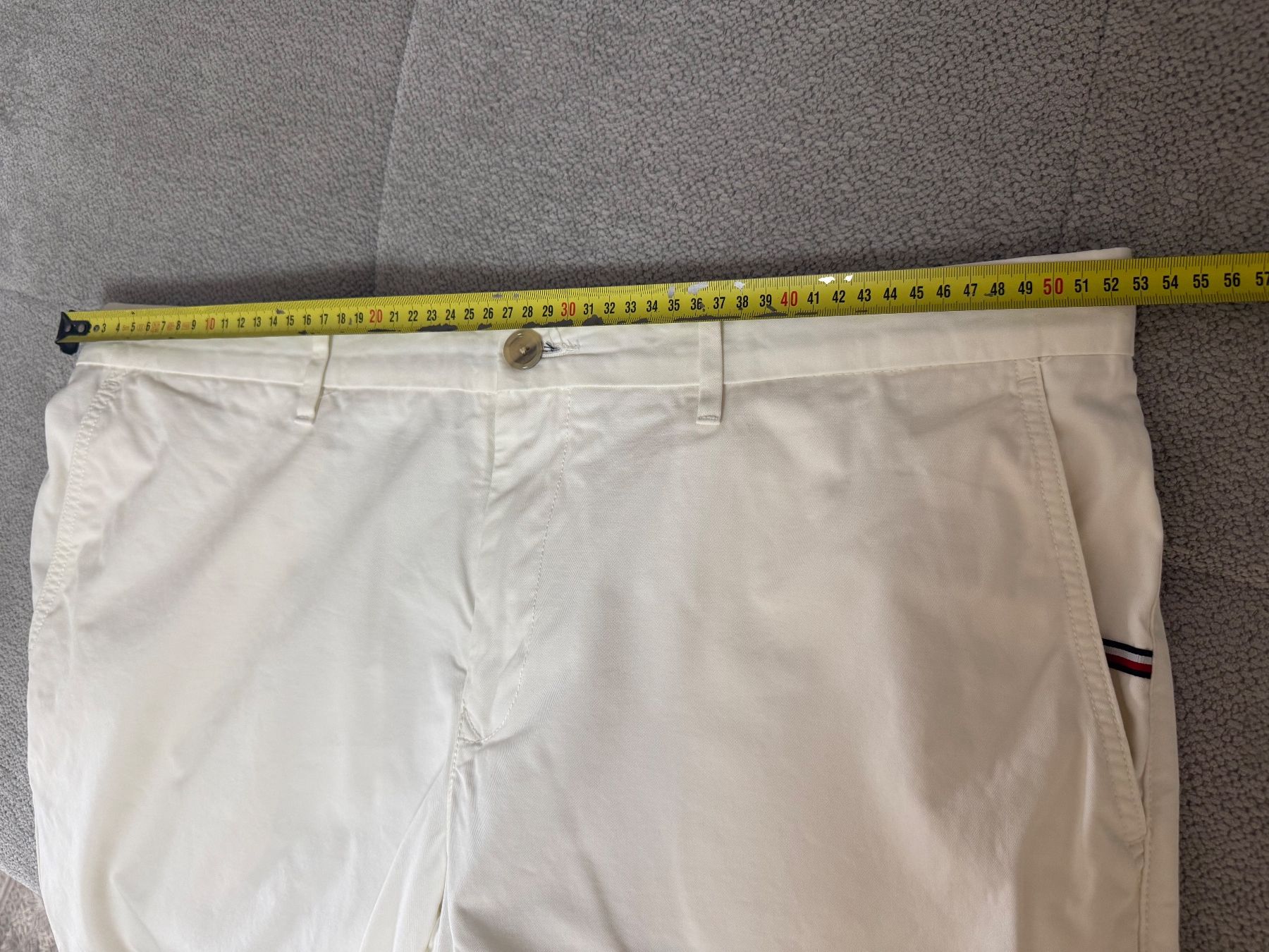 Tommy Hilfiger Pantaloni: Tommy Hilfiger Shorts Gr. 40 – Usato da Uetikon am See venduto da Fraufox1 4