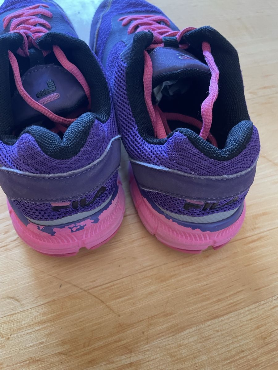 Scarpe per ragazze: Fila  Mädchen Turnschuhe Grösse 37  – Usato da Steinhausen venduto da Piaweber1943. 1