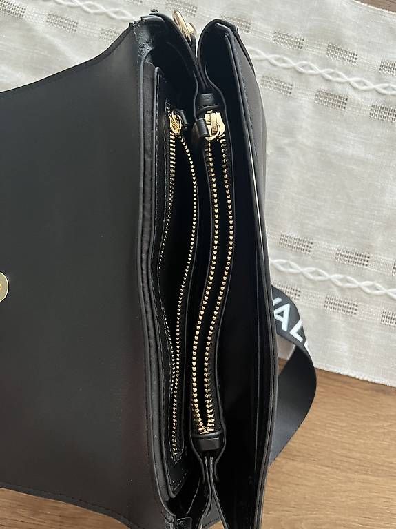 Taschen für Damen: Tasche von Valentino  – Gebraucht aus Möhlin von Cello22 2