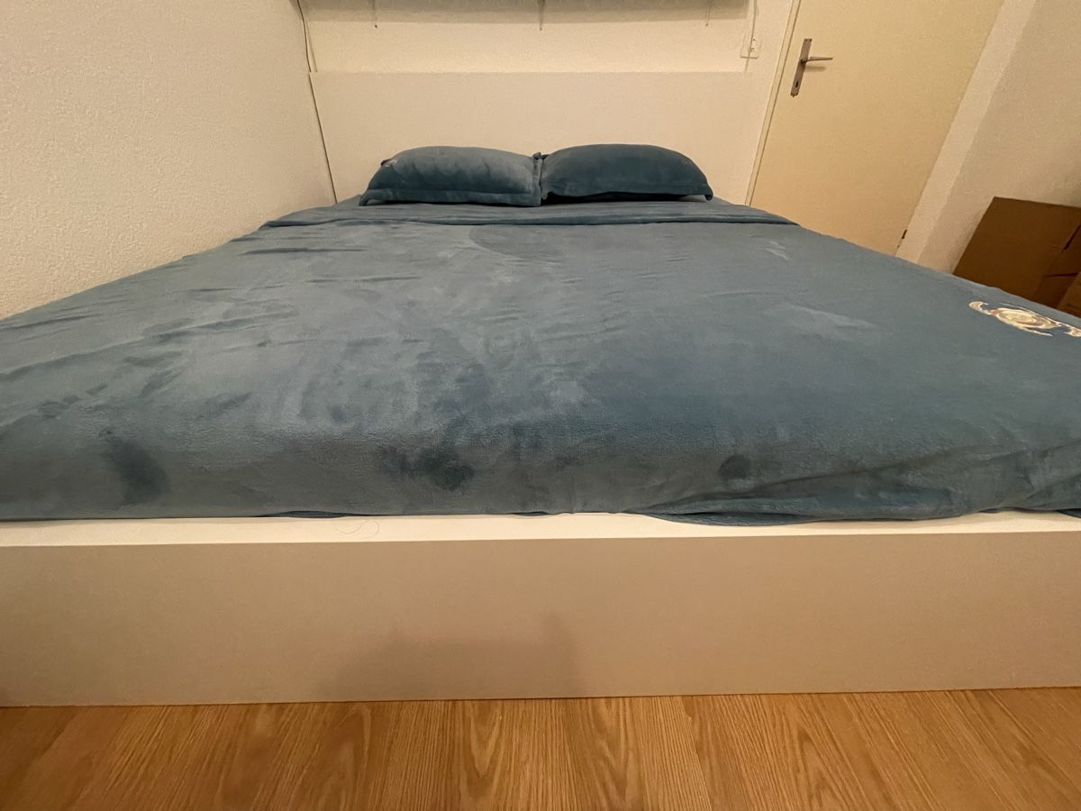 Coperte: Luxuriöses Tagesdecken- & Bettwäsche-Set – Usato da Zürich venduto da hus_qz9f 4