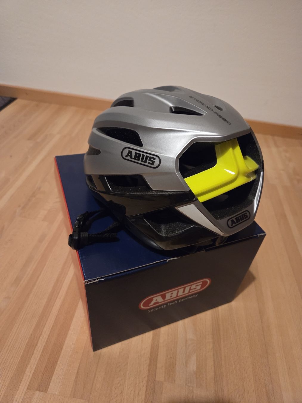 Abus Caschi: Abus Stormchaser Neu – Nuovo e nell'imballaggio originale da Buchs SG venduto da nic_2pmb 1