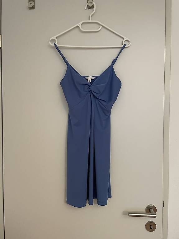 H&M Vestiti & Gonne: Blaues Kleid gr xs von HM – Usato da Uetikon am See venduto da CarlosN01