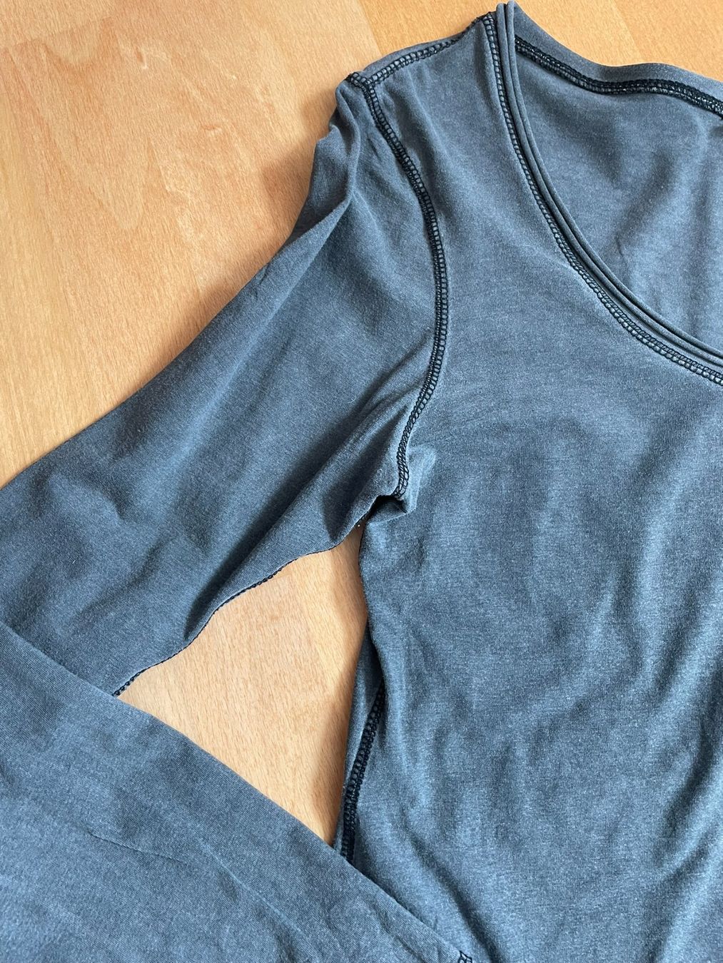 Nile T-shirt: Graues Langarmshirt von NILE, Grösse L, Baumwolle, Basic – Usato da Hubersdorf venduto da JanasHeartTreasures 1