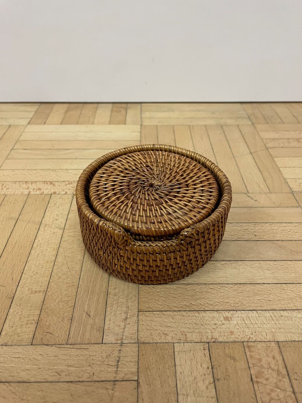 Sottobicchieri: Vintage Geflecht Glasuntersetzer mit Ständer Untersetzer Set – Usato da Zürich venduto da Vintagewiesel 3