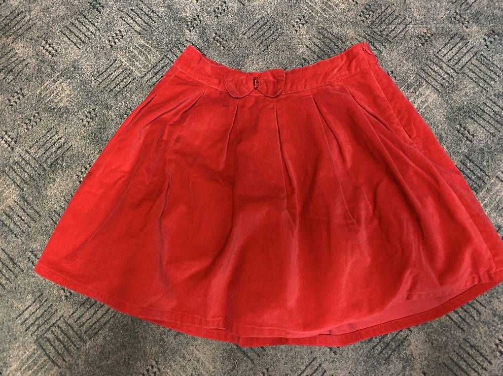 Vestiti & Gonne: Kinderrock roter Samt – Usato da Zürich venduto da lil_xr6x