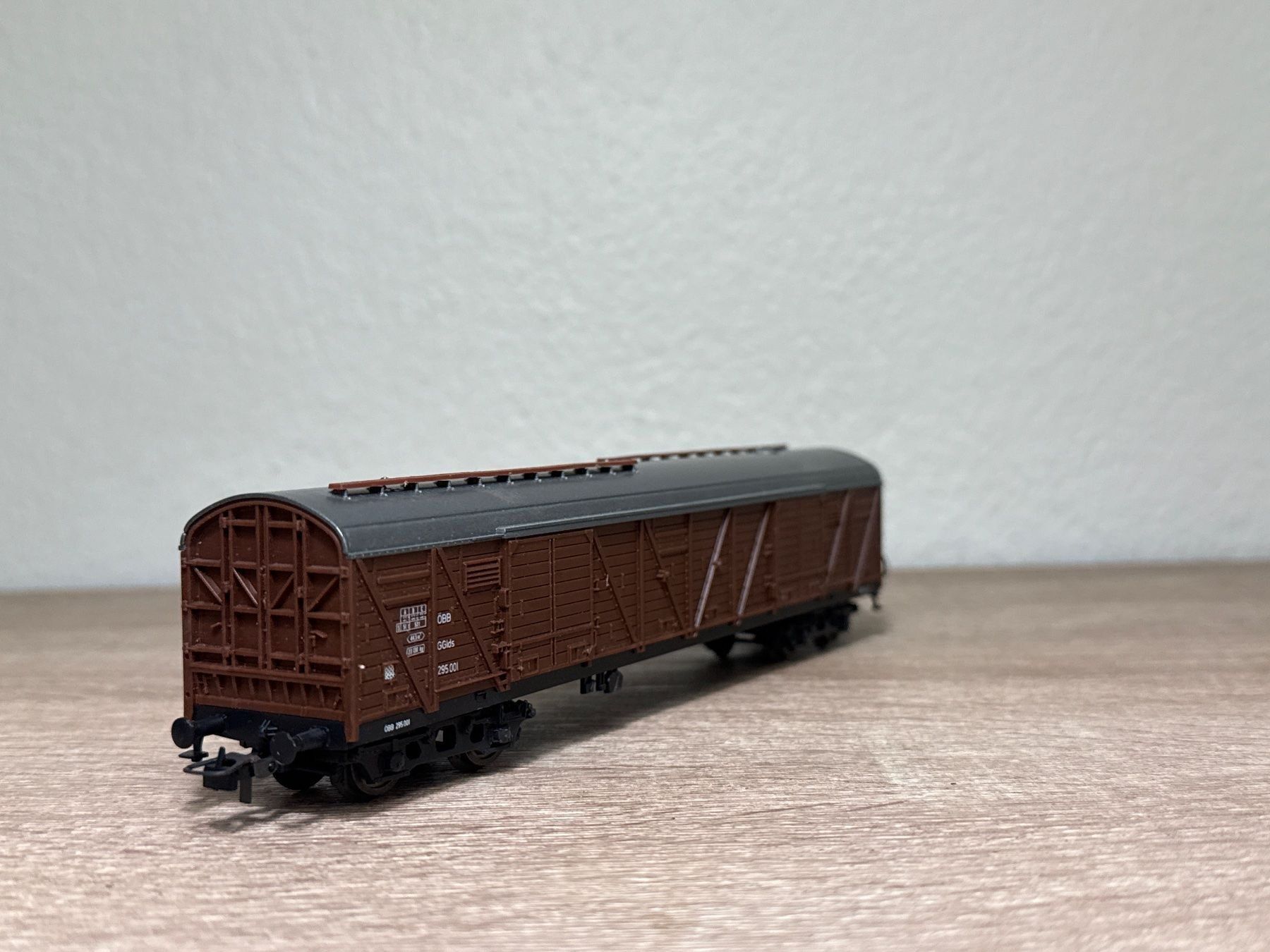 Roco Modellini di ferrovie: Roco Güterwagen OBB H0 (258) – Usato da St-Aubin-Sauges venduto da Lo_Go 2
