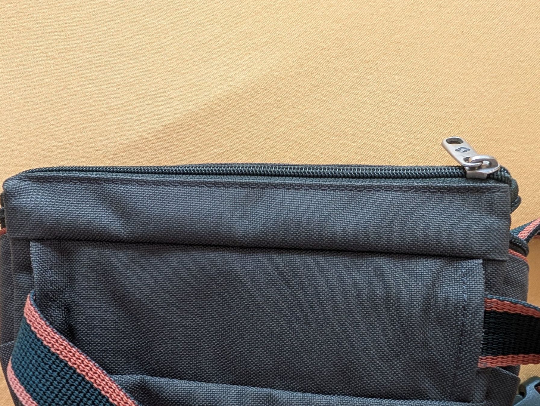 Samsonite Borse: Samsonite Bauchtäschli grün – Usato da Stans venduto da Magas 2