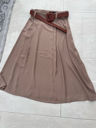 Zara Rock, Gr. M, mit Gürtel, neuwertig