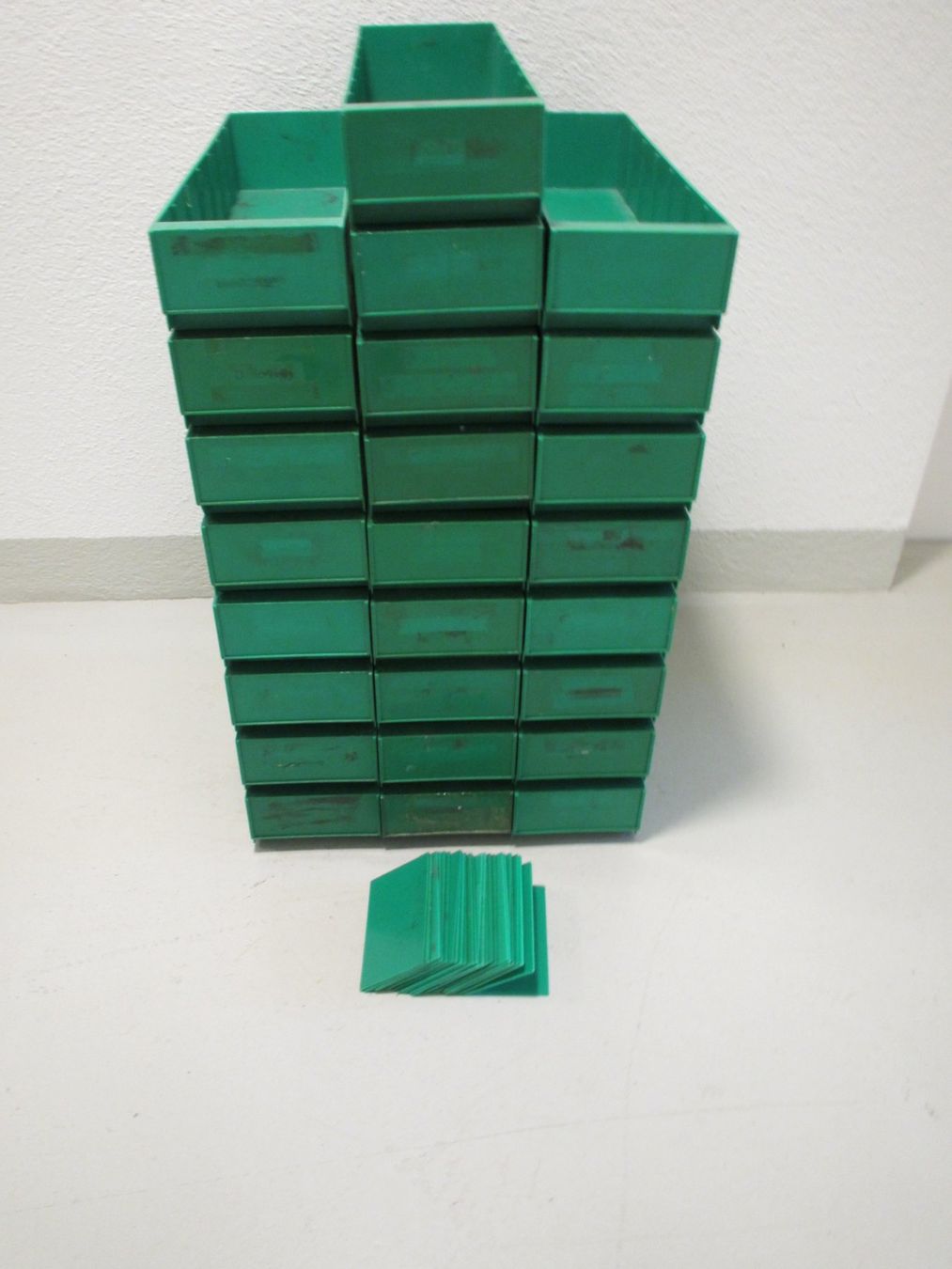 Contenitori & Simili: 25 LAGERBEHÄLTER REGALBOX K5 – Usato da Zumikon venduto da Gung