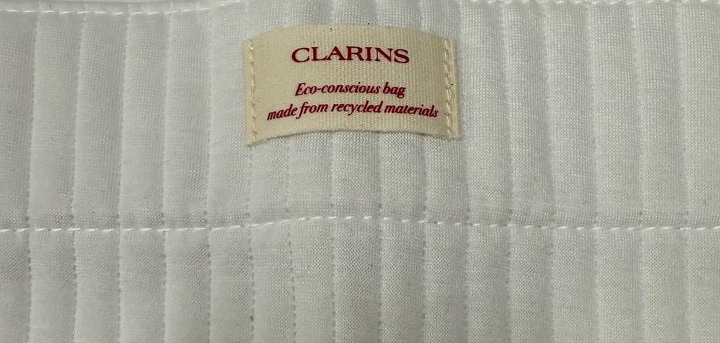 Borse da donna: Clarins Bag + Pouch both Brand New! – Nuovo (secondo la descrizione) da Zürich venduto da Vera_Ma 2