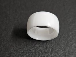 Ring weiss aus Keramik   Gr. US 9-