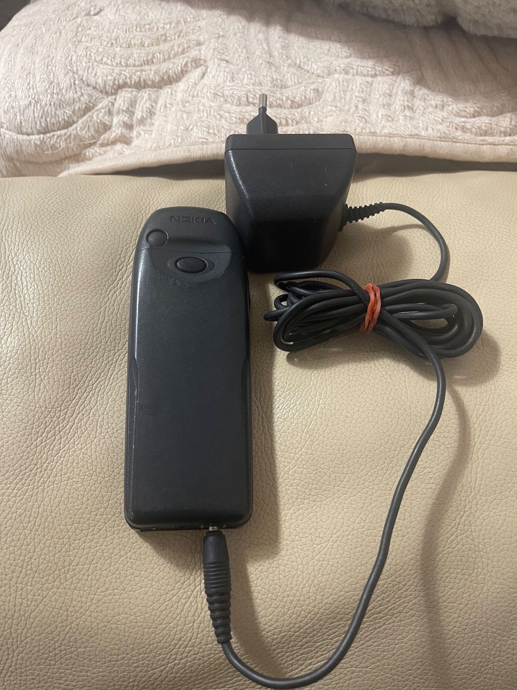Nokia Handys / Smartphones: Nokia 6210 auto handy inkl lgerät – Gebraucht aus Regensdorf von mex5145 4