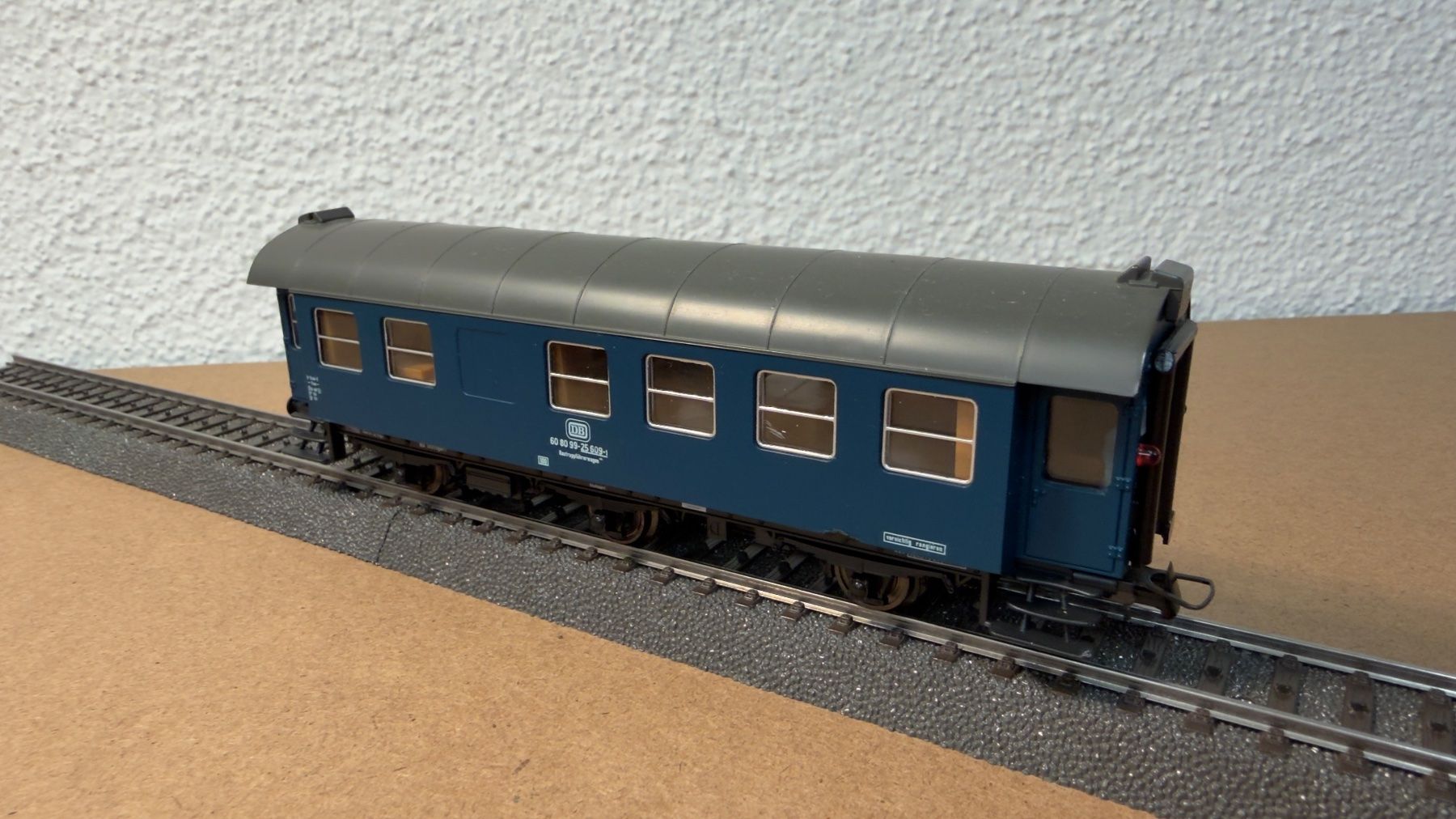 Roco Modelleisenbahnen: Roco DB Bautruppführerwagen H0 / DC – Gebraucht aus Windlach von Kelebra 2