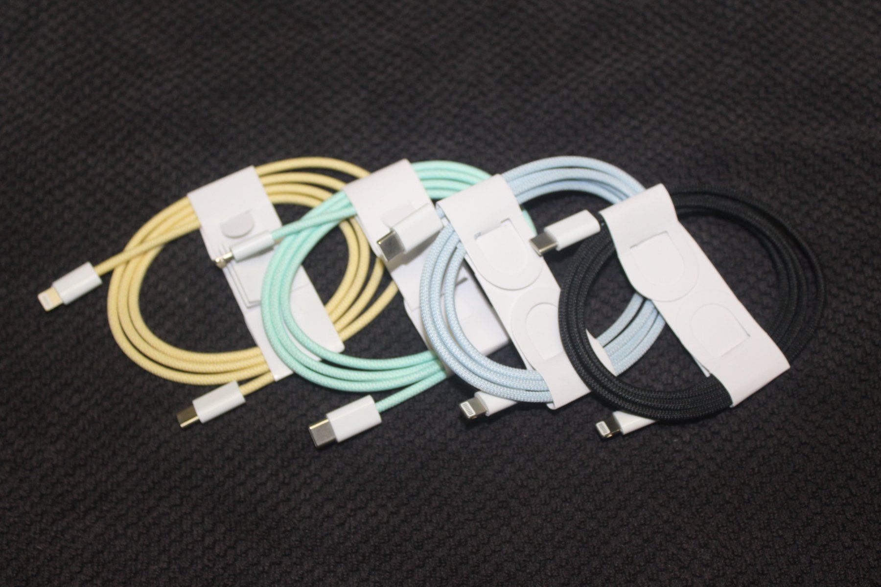 Cavi: 4er Set geflocht Ladekabel USB-C Lightning iPhone Mix Farben – Nuovo (secondo la descrizione) da Kirchdorf AG venduto da Apost008