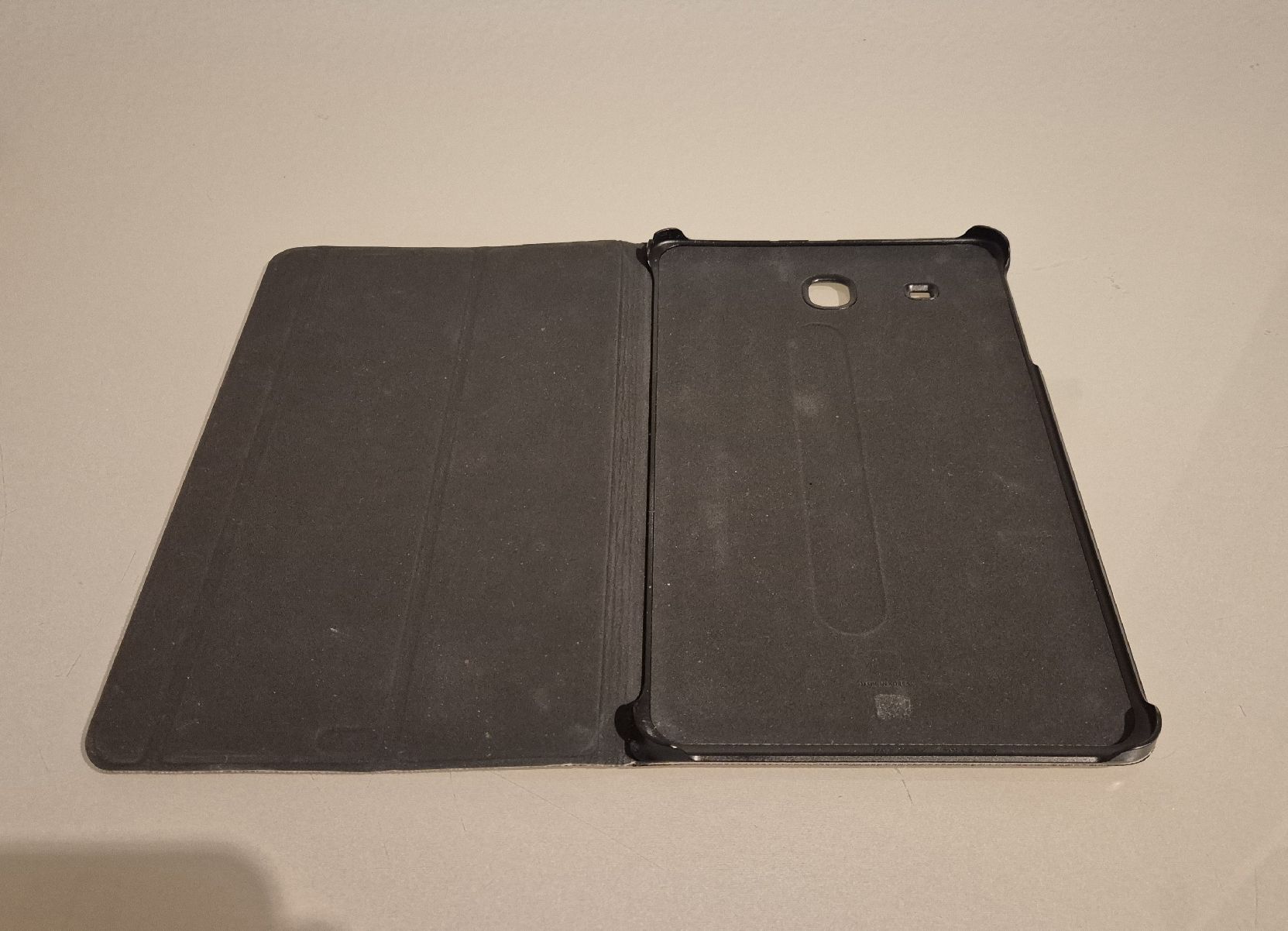 Samsung Tablet PC: Galaxy Tab E (SM-T560) mit Hülle – Usato da Rieden AG venduto da Marcse95 5