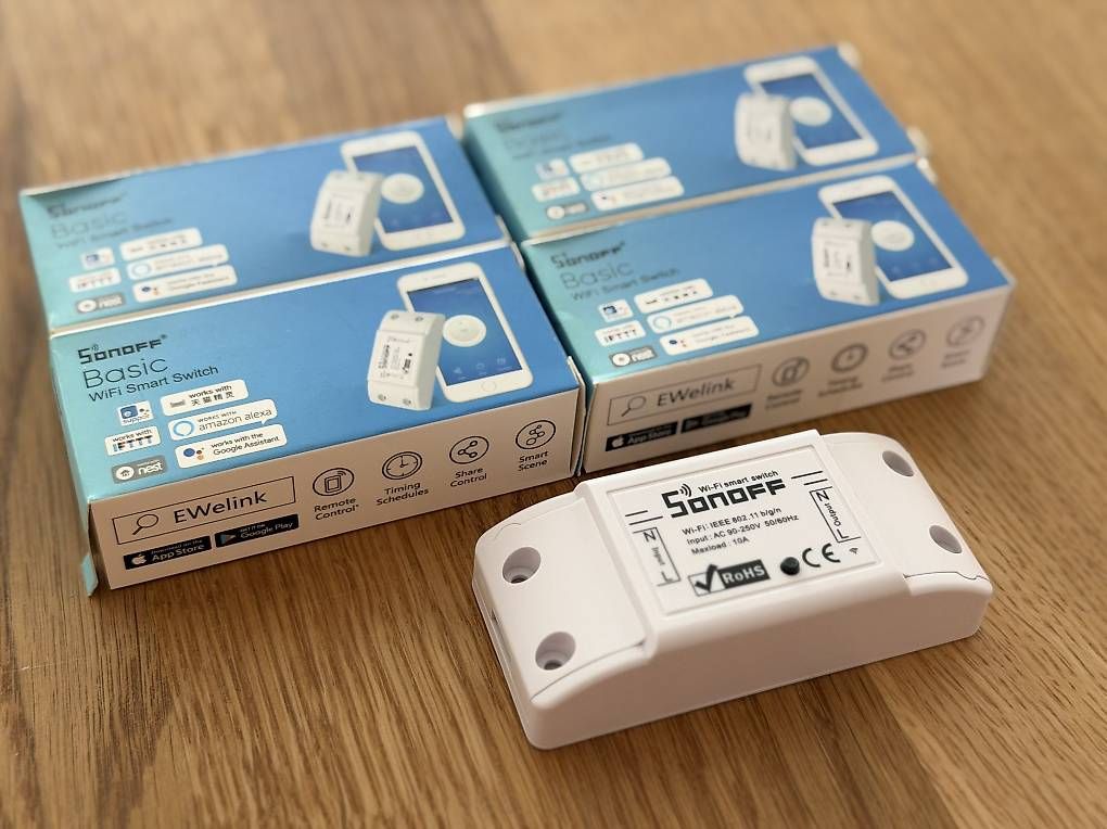 Interrupteurs: Sonoff Basic Wifi-Switch / 5 Stk. – D'occasion à Wil SG par JoRaHa