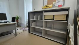 LISTA Büroschrank / Sideboard mit Schiebetüren
