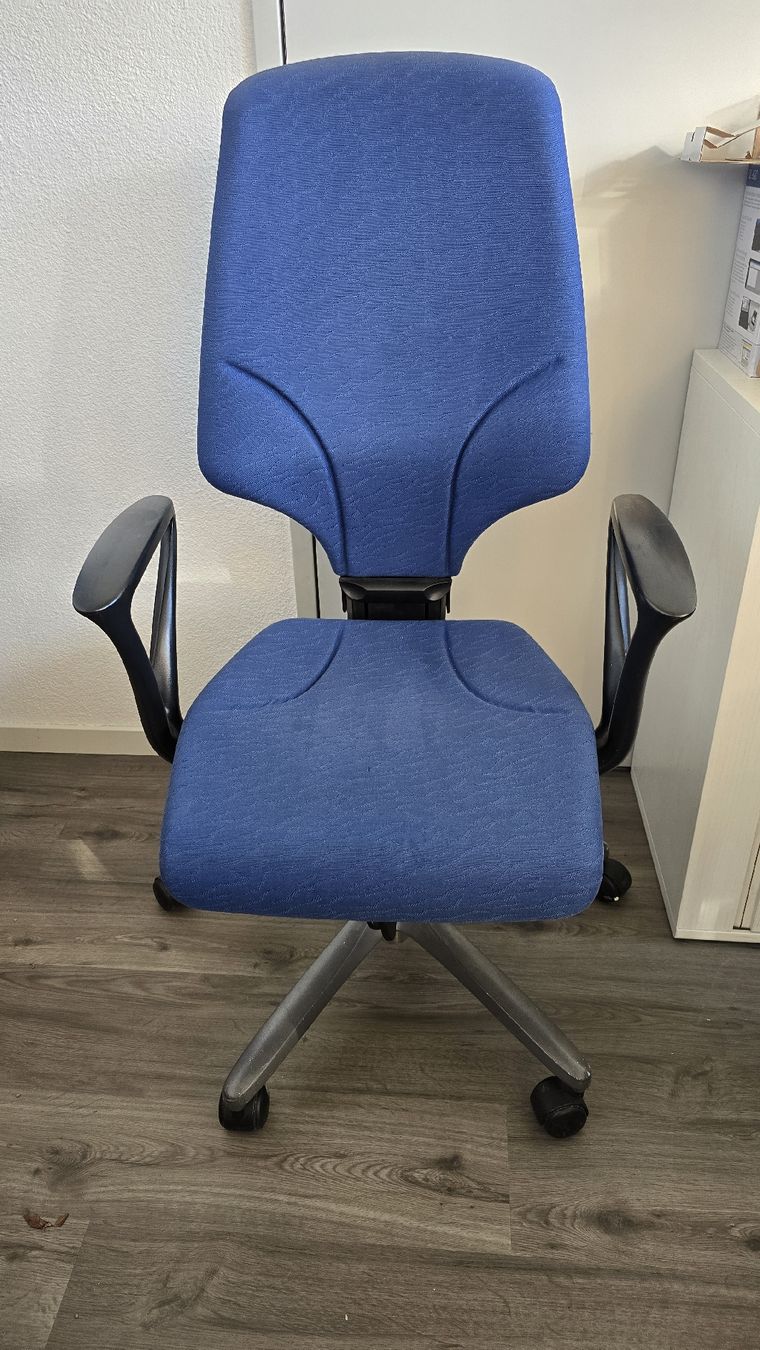 Giroflex Chaises: Bürostuhl Giroflex 64 – D'occasion à Winterthur par aredo