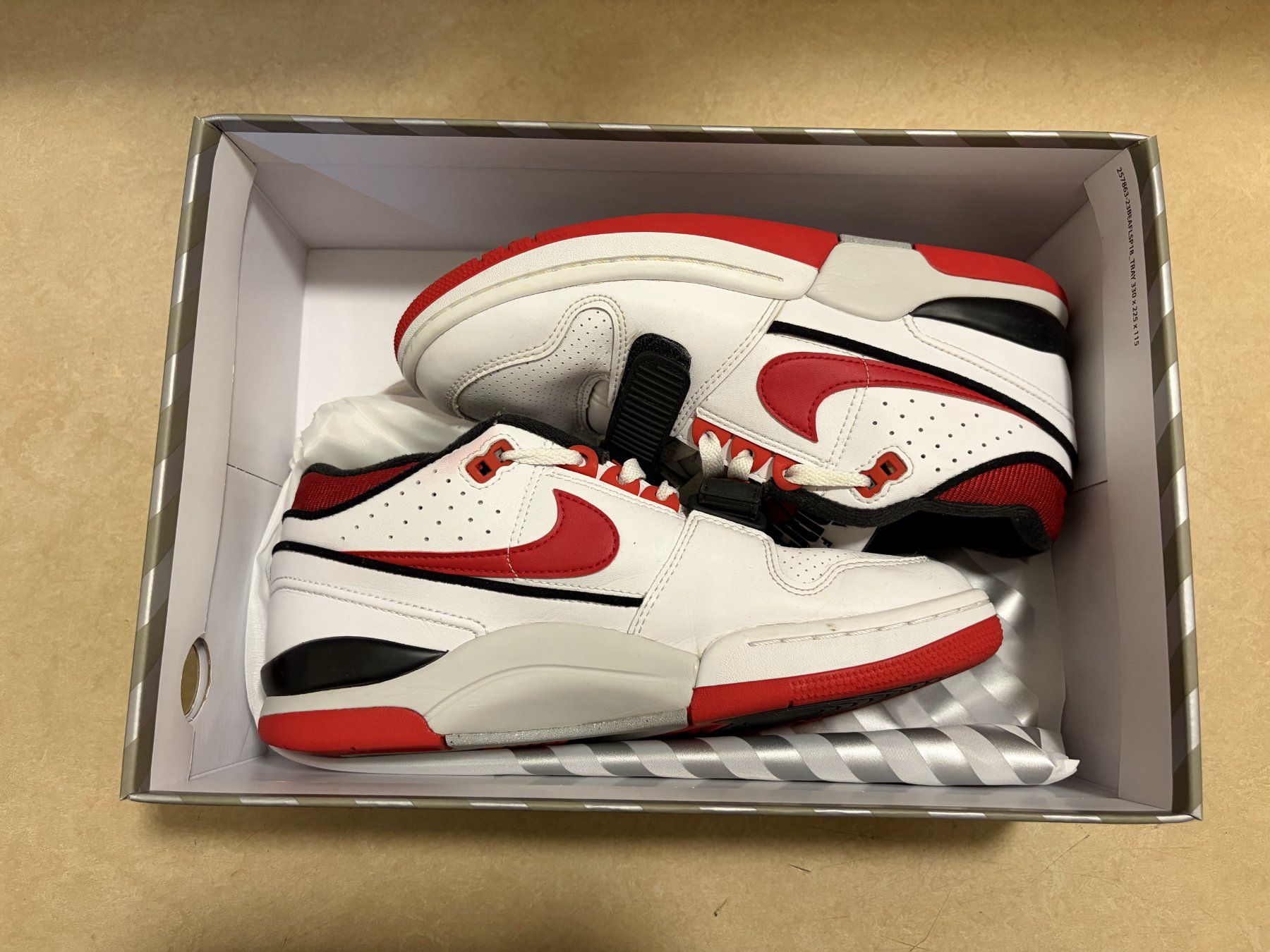 Chaussures hommes: Billie Eilish x Nike Air Alpha Force 88 Fire Red EU 40 – D'occasion à Zürich par Nexaro 3