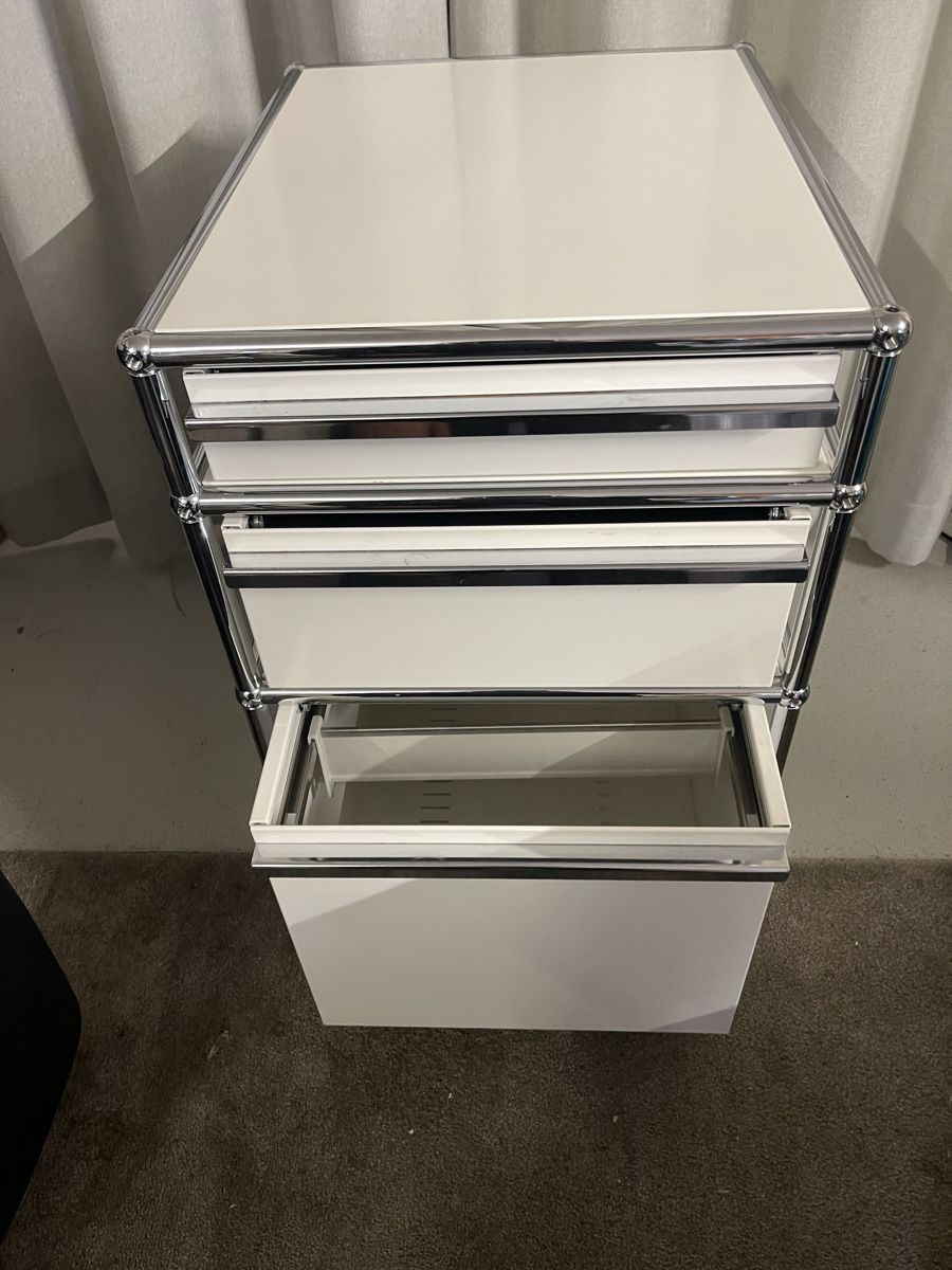 USM Eléments de bureau: USM Korpus – D'occasion à Uetikon am See par tex-52 4