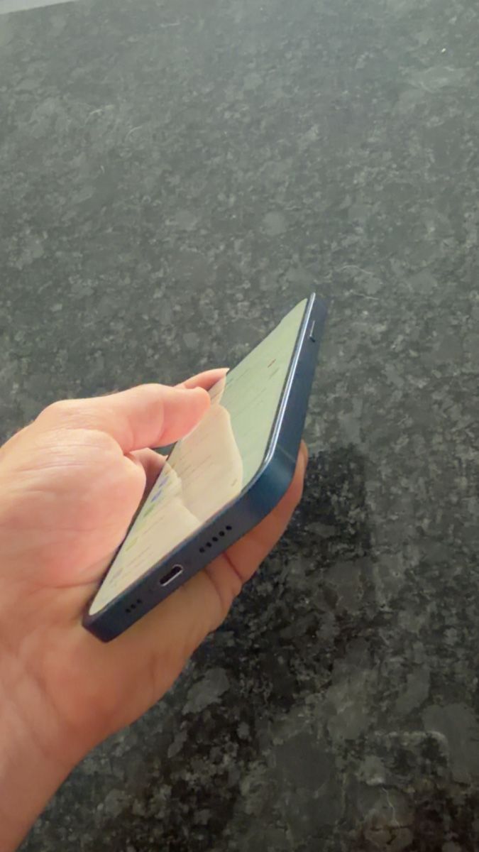 Apple Handys / Smartphones: iPhone 12 128go parfait état  – Gebraucht aus Yverdon-les-Bains von ame_7f2x 2