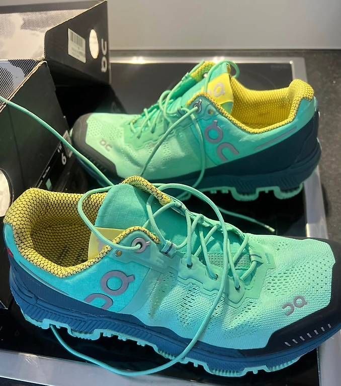 Damenschuhe: Chaussures « ON » – Gebraucht aus Grandvaux von taniapittet