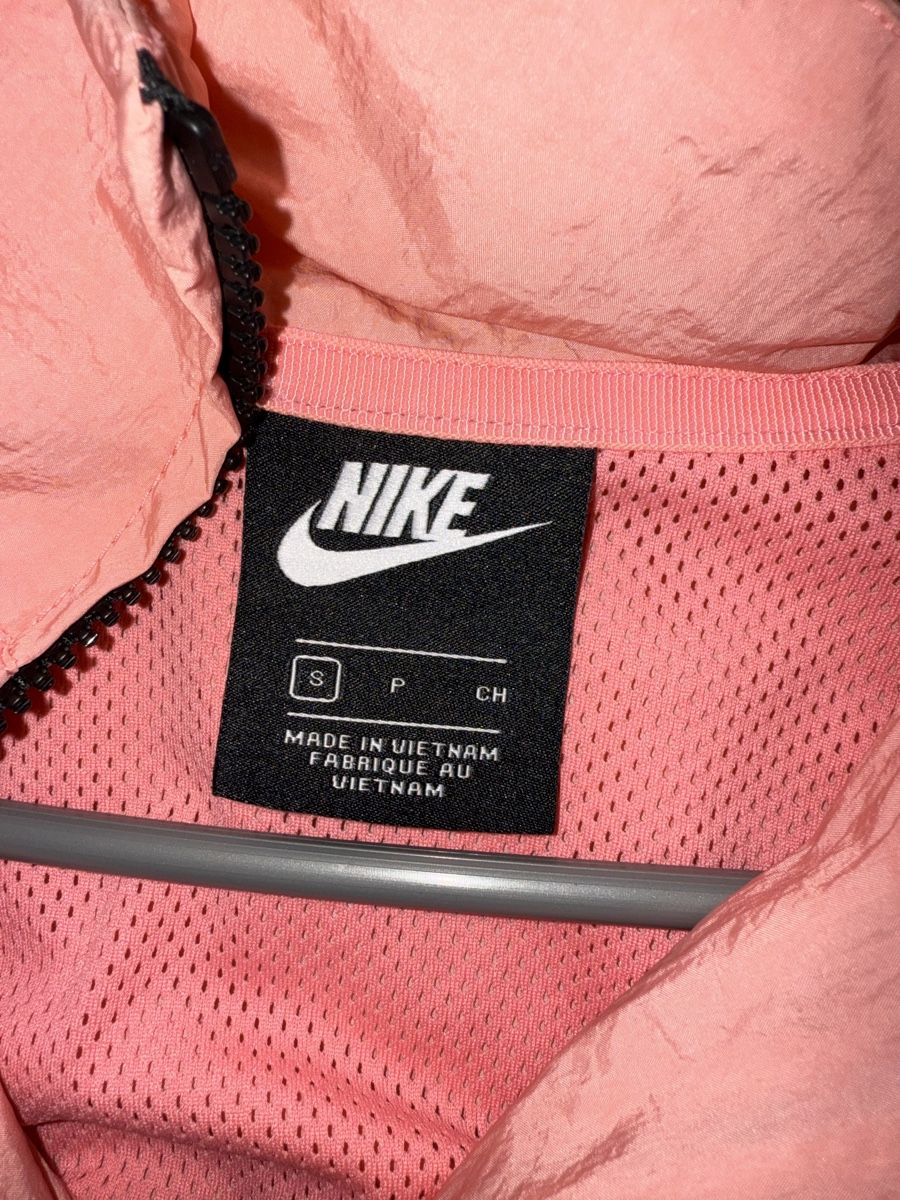 Nike Jacken: Nike Vintage Übergangsjacke Grösse S – Neu (gemäss Beschreibung) aus Dietikon von jagamel 2