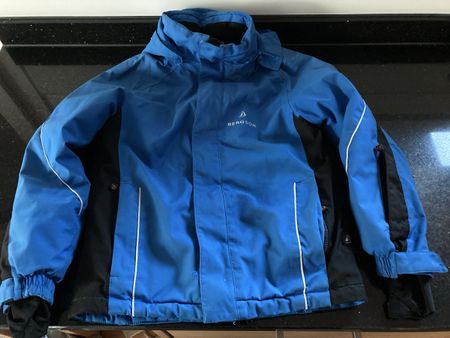 Bergson Winterjacke, blau-schwarz, Gr. 140