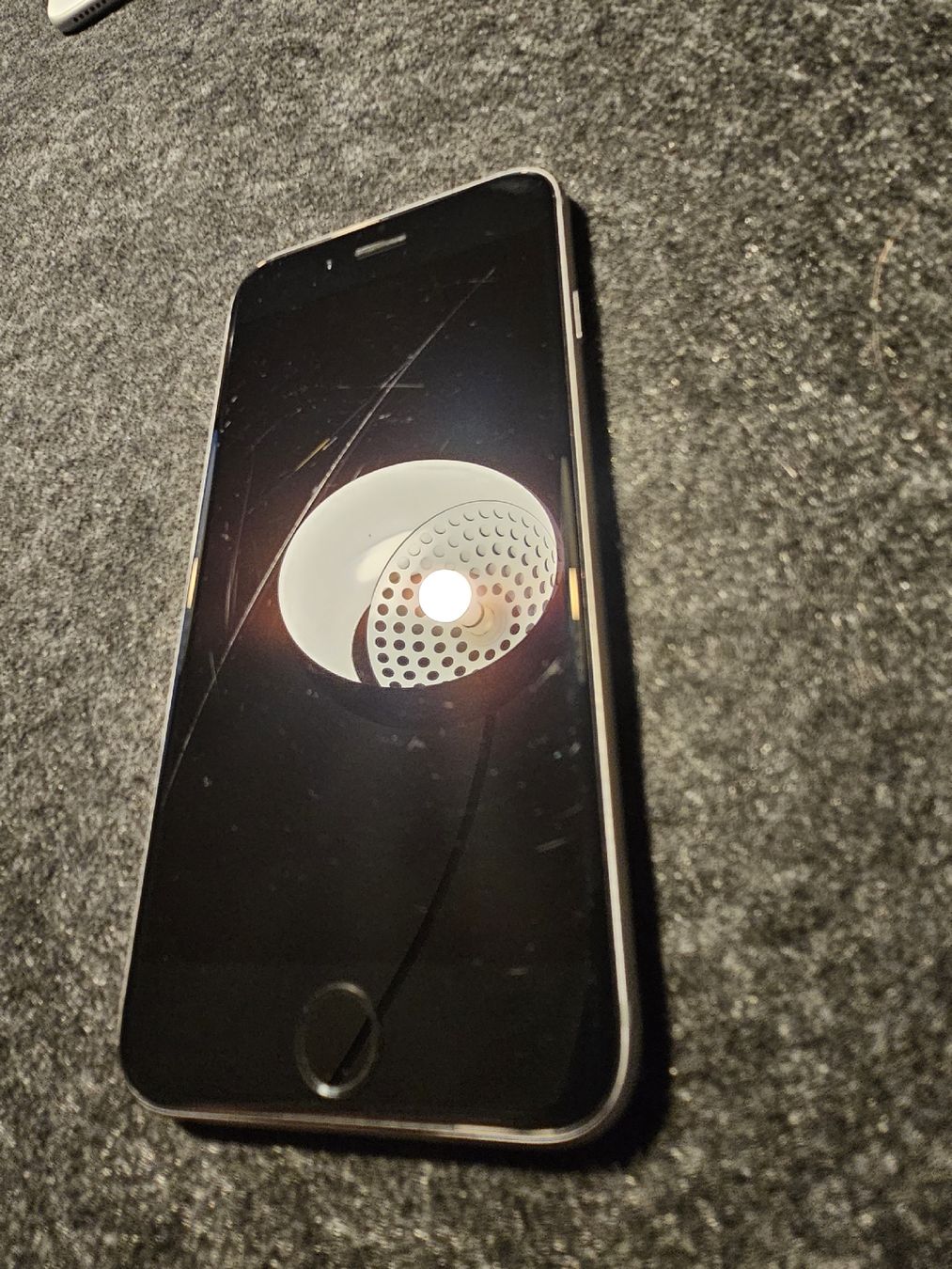 Apple Handys / Smartphones: iPhone 6s, 16 GB, Silber - Vintage Iphone – Defekt aus Zweidlen von RepToGo 1