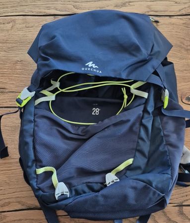 Quechua Wanderrucksack 28L – Kinderrucksack mitwachsend