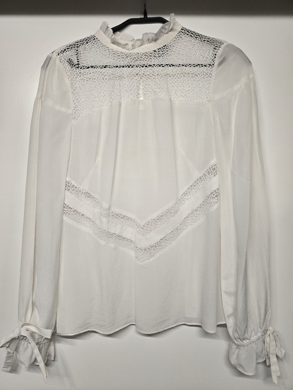 Pinko Camicette: PINKO Bluse Weiss/Creme Spitzenbluse, Seidenbluse – Usato da Gutenswil venduto da Spomi