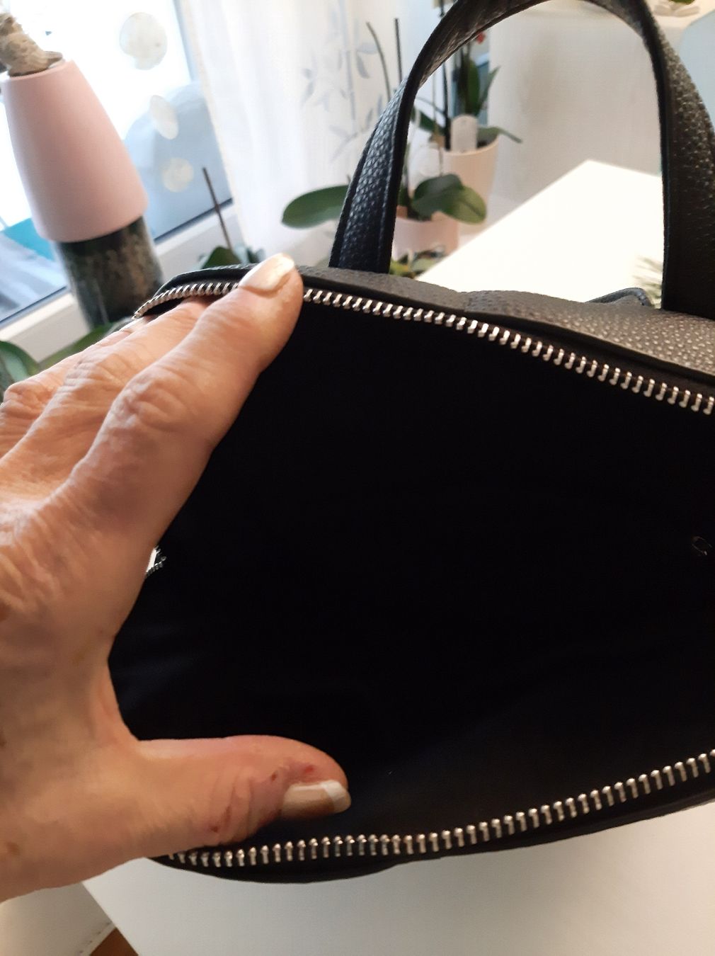 Zaini: Schwarzer Rucksack, neuwertig, Top Zustand – Nuovo (secondo la descrizione) da Hochdorf venduto da Amazone0 2