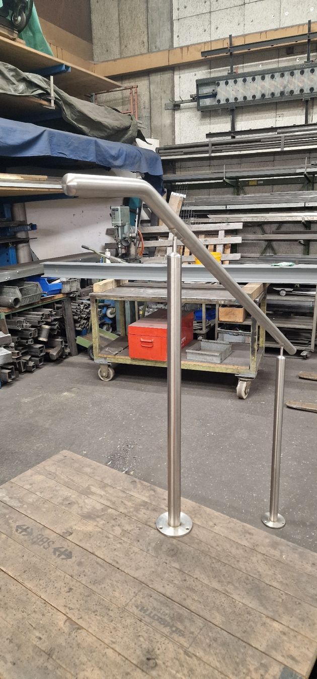 Balustrades: Chromstahl Geländer  – D'occasion à Emmenbrücke par inf_l8yf 2