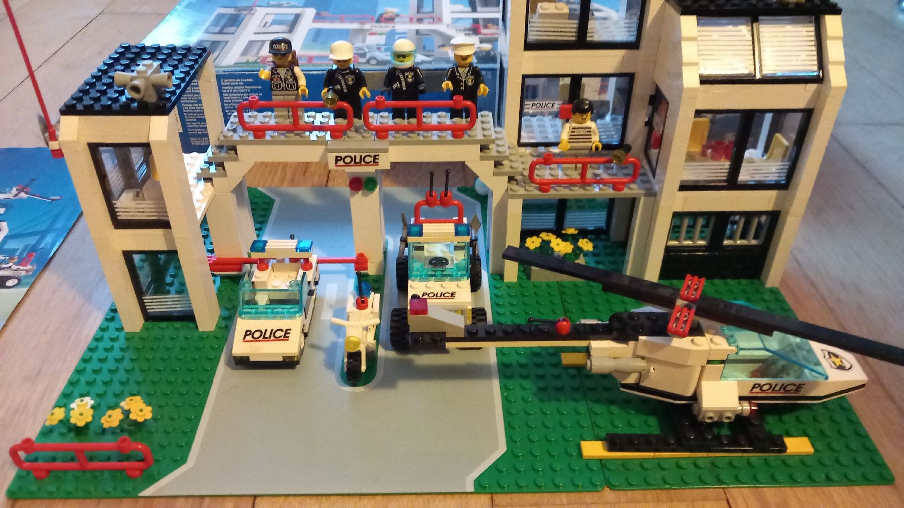 Lego Kit di costruzioni: Lego 6398 Polizeistation – Usato da Wettingen venduto da bene909 1