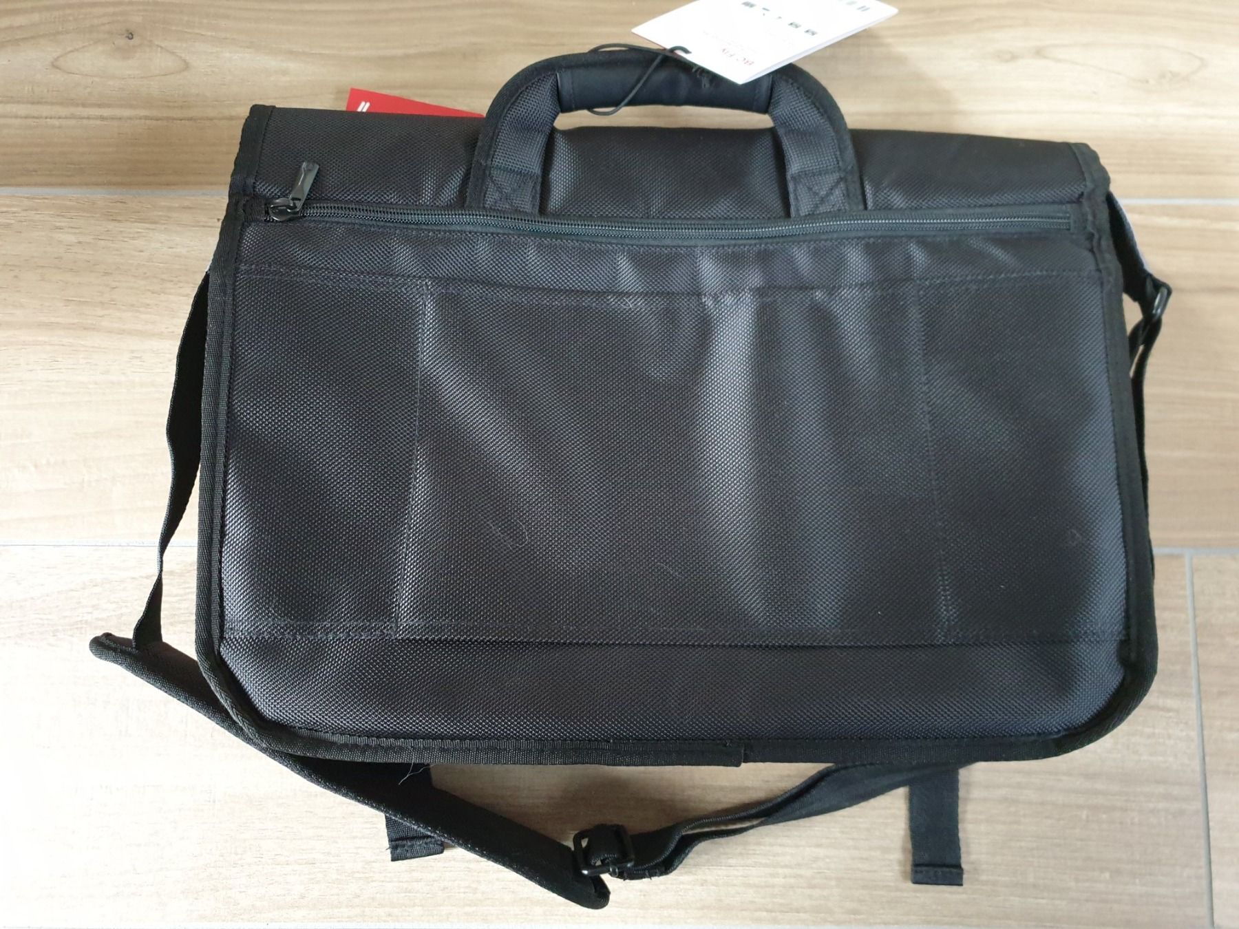 Valigie & Borse: Sacoche Wenger pour pc portable – Nuovo (secondo la descrizione) da Courfaivre venduto da LRolle 1